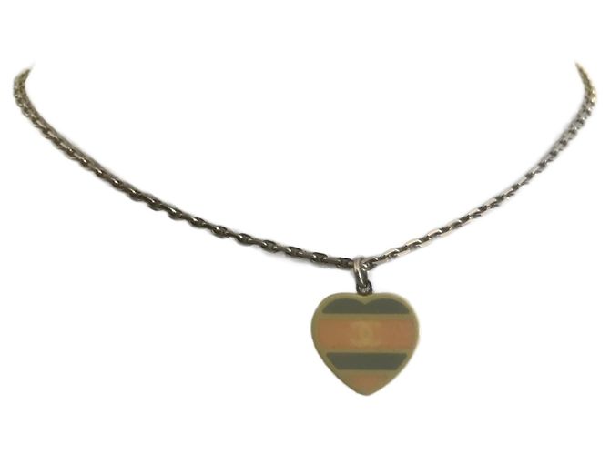 Collana Chanel con pendente a cuore CC multicolore - vista 2