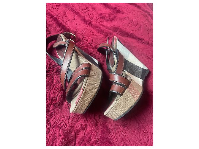 Mule con zeppa Burberry in pelle marrone - vista 10