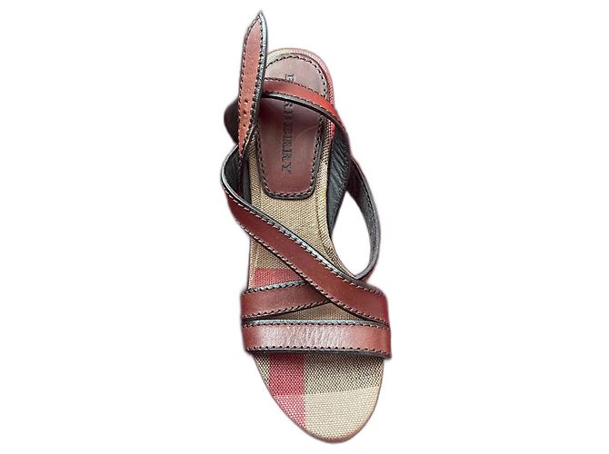 Mule con zeppa Burberry in pelle marrone - vista 3