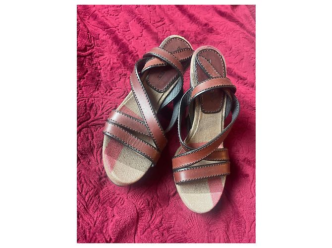 Mule con zeppa Burberry in pelle marrone - vista 8