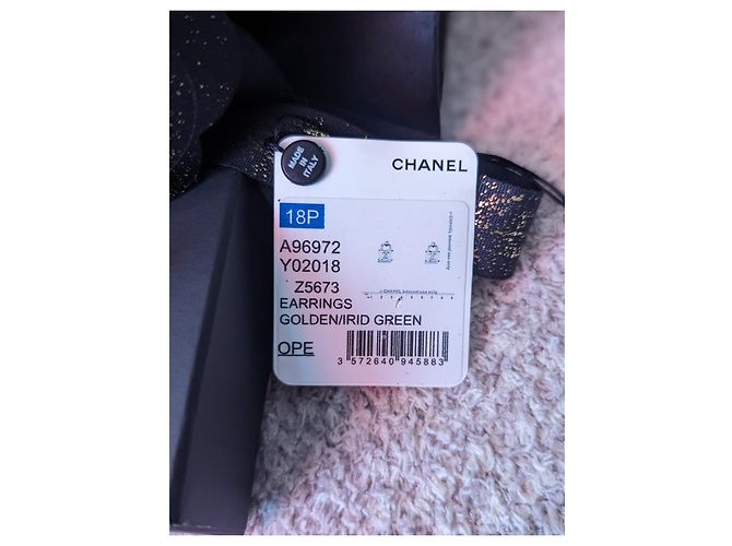 Chanel CC B18P logo Iridescente Lucchetto orecchini set collana box tag Multicolore - vista 10