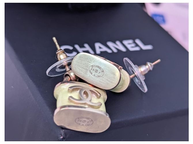 Chanel CC B18P logo Iridescente Lucchetto orecchini set collana box tag Multicolore - vista 9