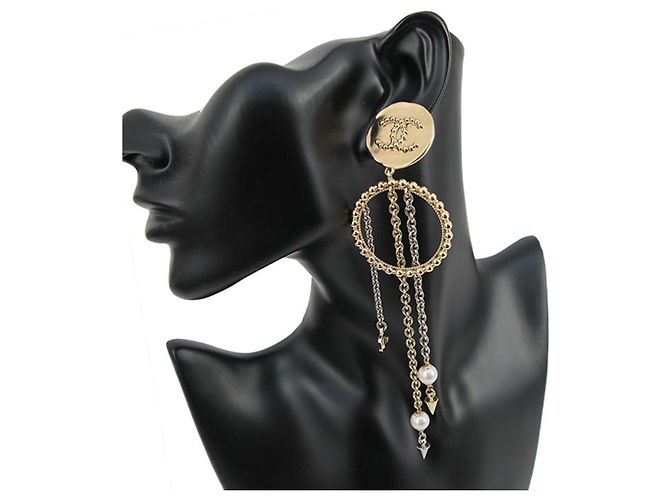 Coco Crush * Orecchini oscillanti a catena Chanel Cocomark Argento D'oro - vista 6