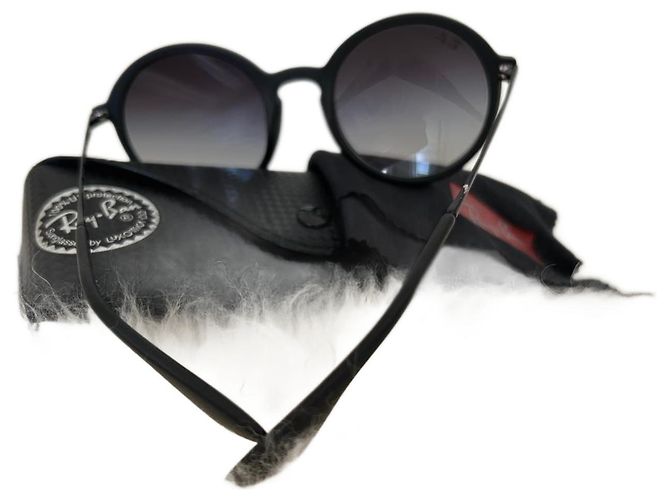 Ray-Ban Sunglasses Black - view 2