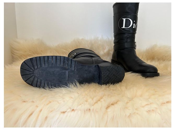 Botas Christian Dior de couro preto com fivela e estrelas logo 36 - vista 6