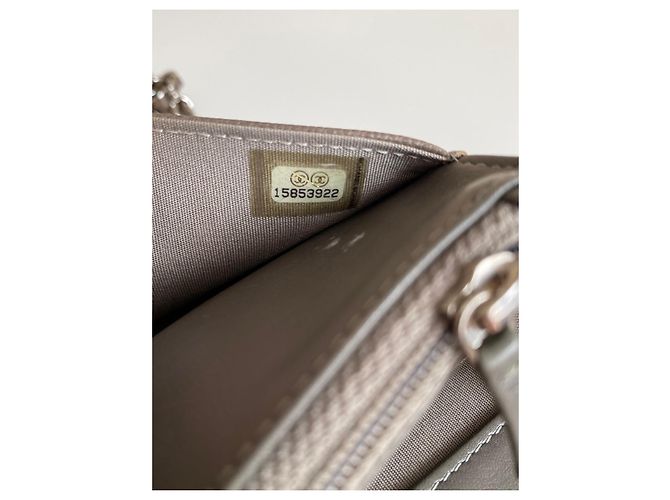 Chanel Caviar Sevruga Portafoglio con catena Grigio - vista 13