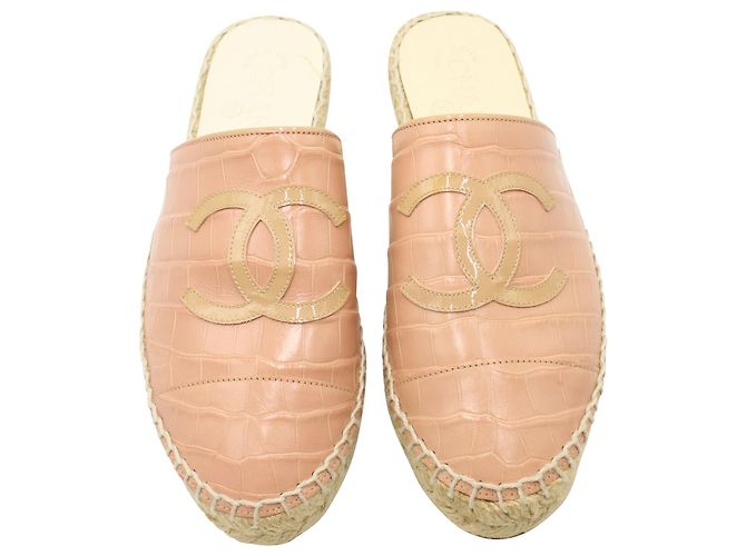 Timeless Sabot Espadrillas Chanel Logo in pelle rosa - vista 2