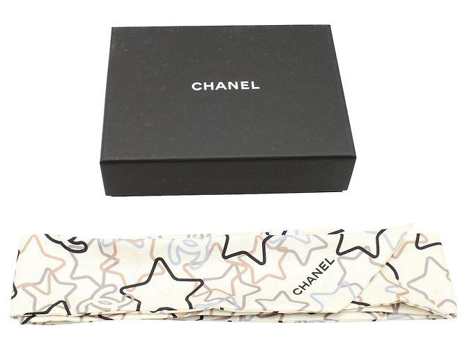 Fascia sottile stampata stella Chanel in seta ecrù Bianco Crudo - vista 9
