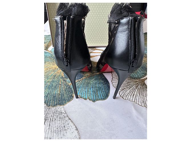 Christian Louboutin Stivali Pigalla in pizzo 100 Nero - vista 2