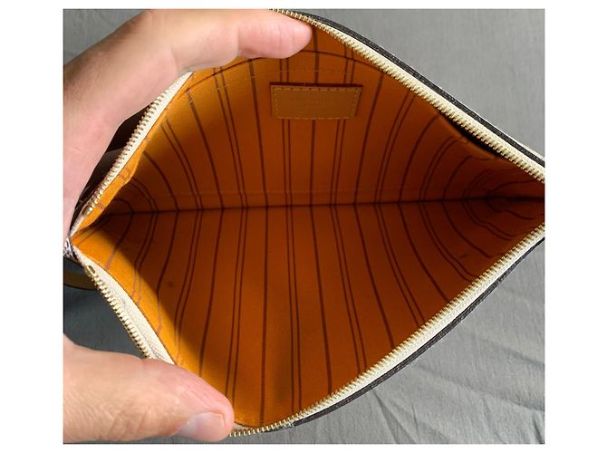 Pochette Louis Vuitton Neverfull Damier Azur - vista 5