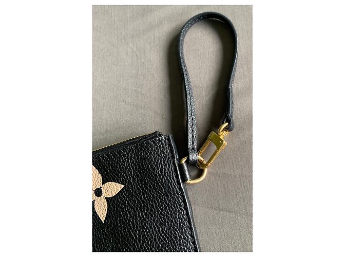 Néonoé Pochette Louis Vuitton NeoNoe in Pelle Empreinte Nera Nero - vista 7