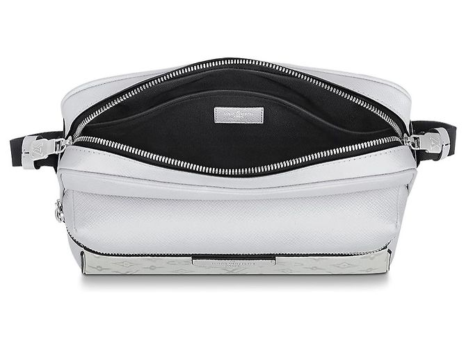 Louis Vuitton LV Outdoor messenger nuovo Bianco - vista 3