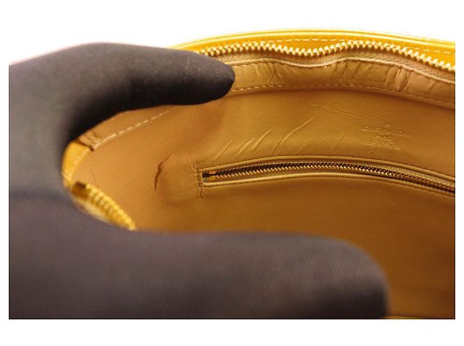 Louis Vuitton Houston in vernice dorata/jaune Beige D'oro Giallo - vista 19