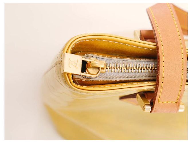 Louis Vuitton Houston in vernice dorata/jaune Beige D'oro Giallo - vista 10
