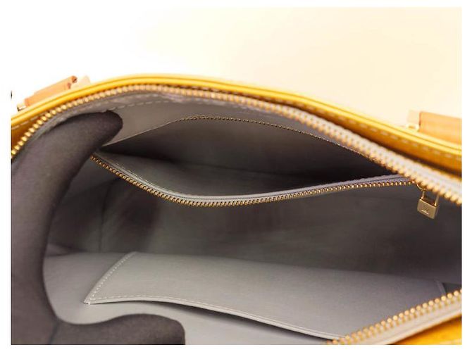 Louis Vuitton Houston in vernice dorata/jaune Beige D'oro Giallo - vista 13