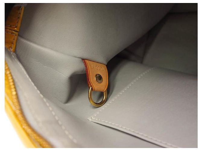 Louis Vuitton Houston in vernice dorata/jaune Beige D'oro Giallo - vista 15