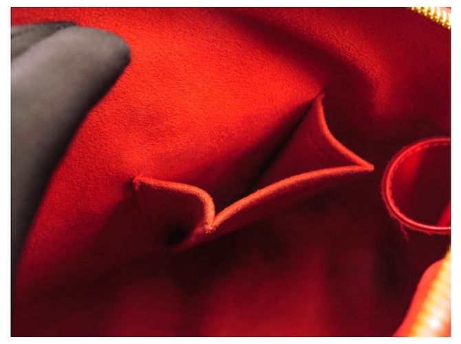 Louis Vuitton Alma en cuero epi rojo - Muy buen estado Roja - vista 12