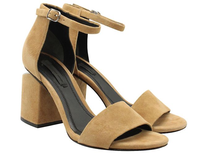 Alexander Wang Abby Sandalen aus hellbraunem Wildleder - Ansicht 4