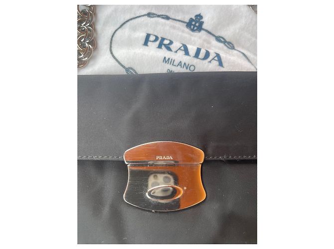 Ribbon Pochette Prada in Tencel nero con catena - vista 3