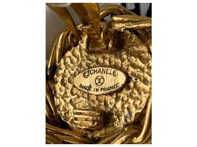 Chanel Orecchini a clip in perle e metallo dorato Crema Gold hardware - vista 5