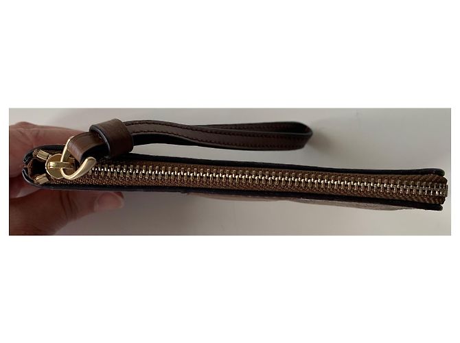 Clutch Coach em couro caramelo - vista 5