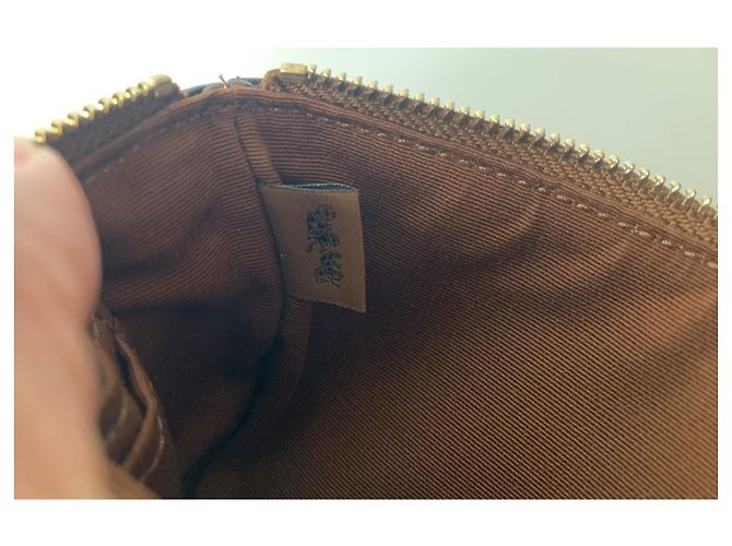 Clutch Coach em couro caramelo - vista 7