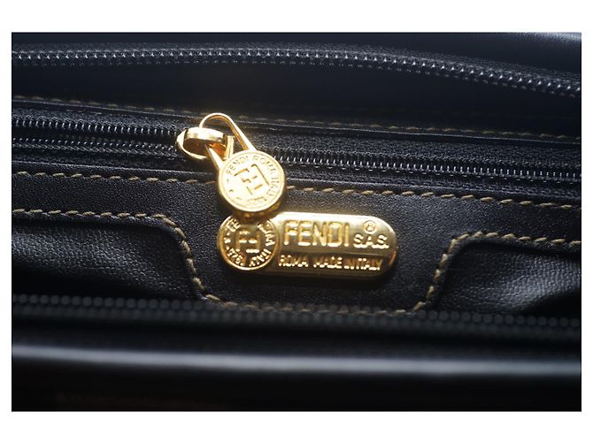 Fendi Pequin Handtasche aus Nylon Grau - Ansicht 9