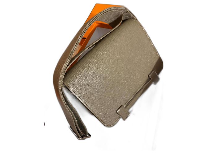 Borsa Hermès Geta in pelle taupe PHW - vista 3