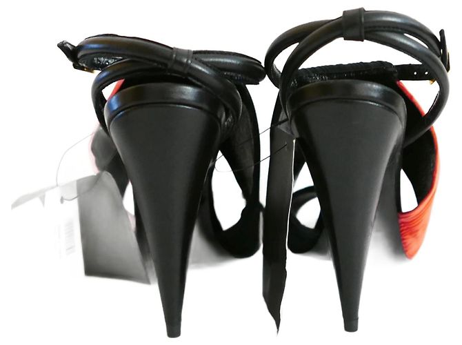 Pierre Hardy – Sandalen mit gerafftem Stoffabsatz Schwarz Koralle - Ansicht 3