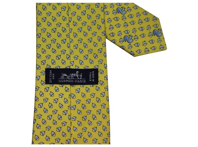 Hermès Cravatta Hermes Stampa Ghiande in Seta Gialla Giallo - vista 3