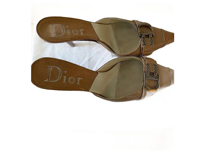 Mules Christian Dior in pelle beige - vista 3