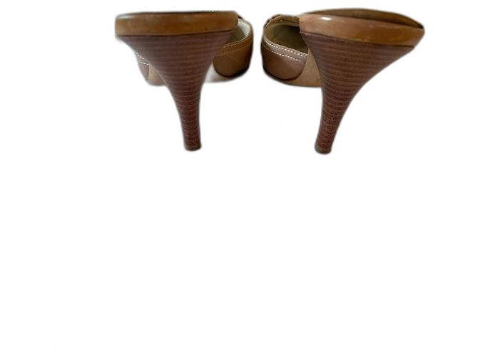 Mules Christian Dior in pelle beige - vista 4