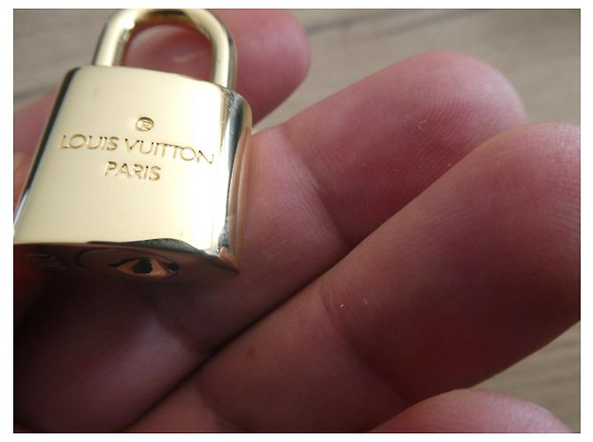 lucchetto louis vuitton nuovo mai usato 2 chiavi Gold hardware - vista 4