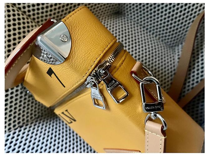 Borsa Saddle Louis Vuitton Gialla in Pelle Giallo - vista 4