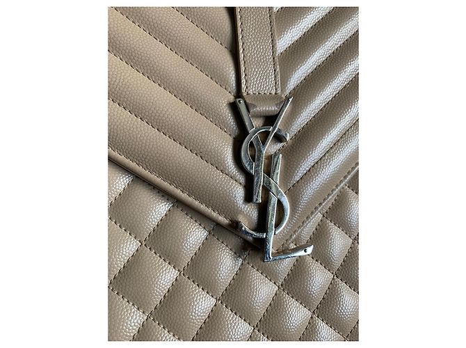 Borsa a tracolla Saint Laurent Envelope beige in pelle - vista 9