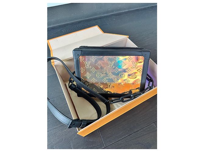 Louis Vuitton Monogram Baule Morbido M55932 Borsa a tracolla Prism Rainbow Clear Black Nero - vista 2