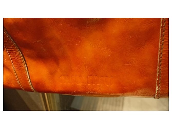Borsa tote Miu Miu in vernice arancione - vista 6