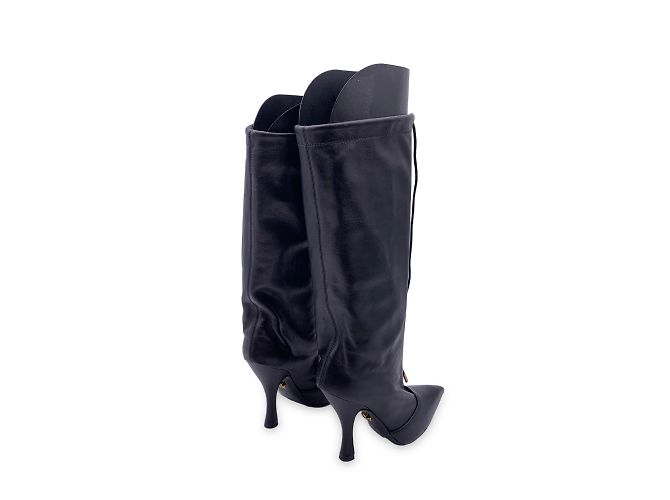 Versace Stivali con tacco in pelle nera con zip centrale 36 Nero - vista 4