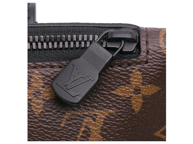 Bumbag Marsupio Louis Vuitton con monogramma marrone Macassar Christopher - vista 9