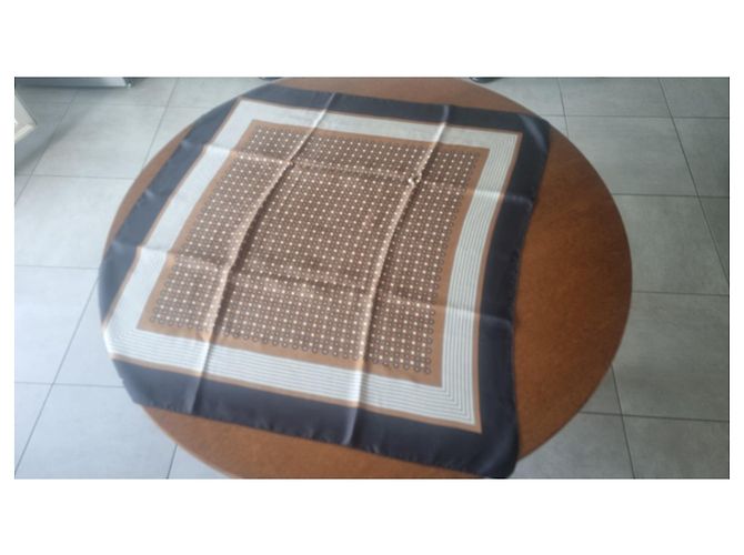 Foulard in seta Yves Saint Laurent Nero Motivo Geometrico - vista 5