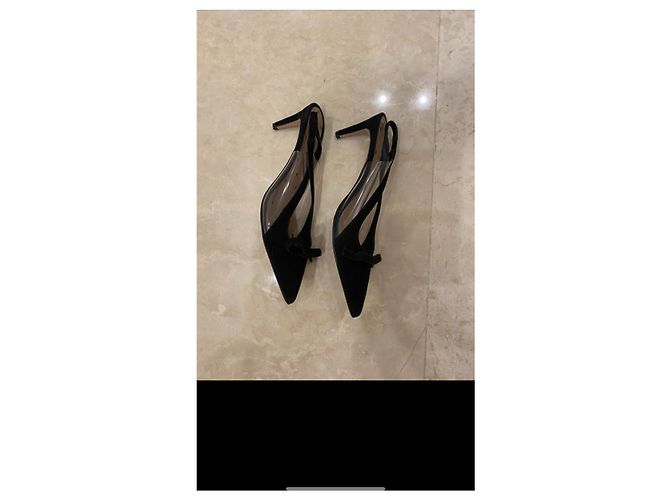 Red Valentino Kitten Heels aus schwarzem Wildleder - Ansicht 2