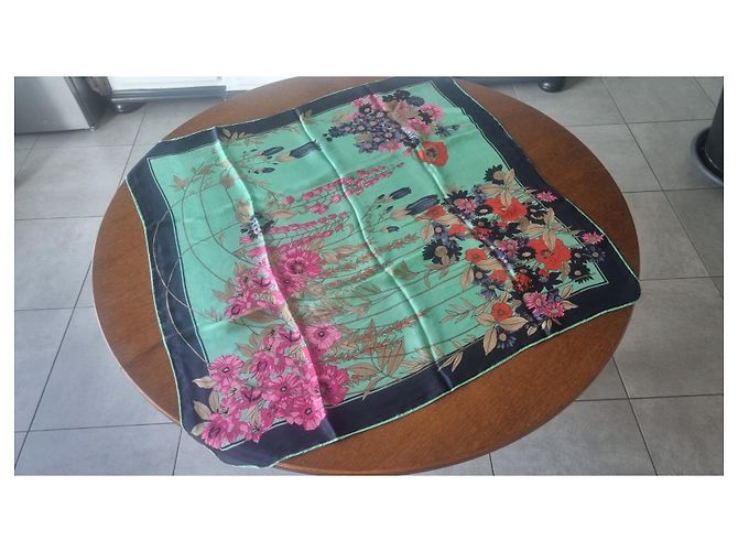 Sciarpa in seta multicolore inconnue 85x84 cm - vista 4