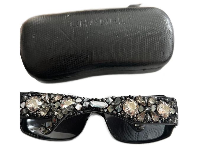 Chanel Crystal Bijou Numero 1 Gafas de sol negras Negro - vista 2