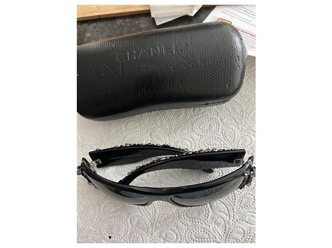 Chanel Crystal Bijou Numero 1 Gafas de sol negras Negro - vista 4