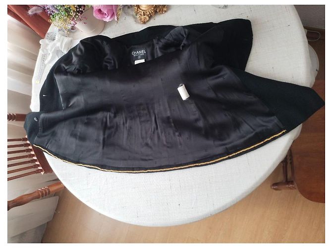 COLLETTORE! CHANEL e Karl Lagerfeld 95A F/W 1995 Giacca bouclé di lana nera - vista 10