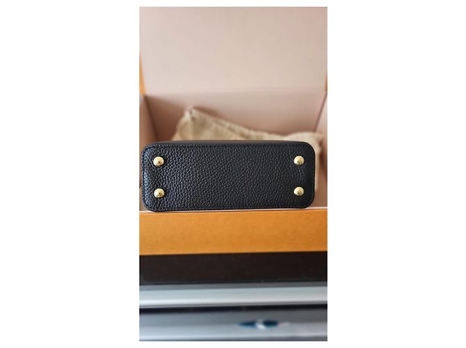 Louis Vuitton Capucines Mini in pelle Phyton nera Nero - vista 4
