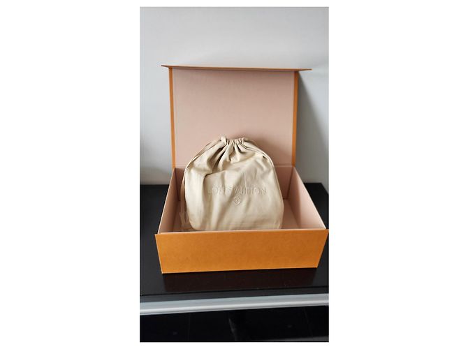 Louis Vuitton Capucines Mini in pelle Phyton nera Nero - vista 5