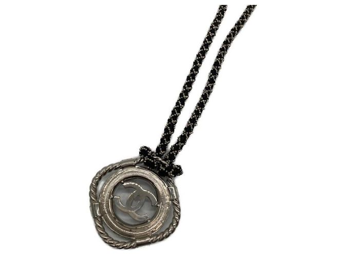 ***Collar con marca de coco circular CHANEL - vista 2