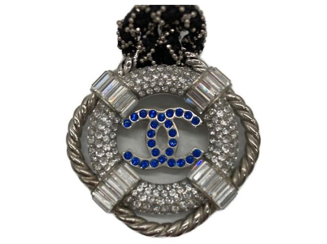 ***Collar con marca de coco circular CHANEL - vista 5
