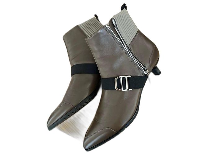 Constance Hermès Botines de cuero con hebillas Castaño - vista 2